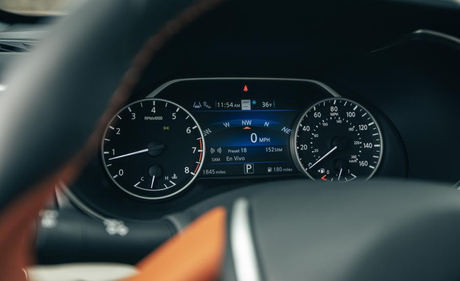 Панель приборов Nissan Maxima Platinum 2018 года  (фото 39 из 40)